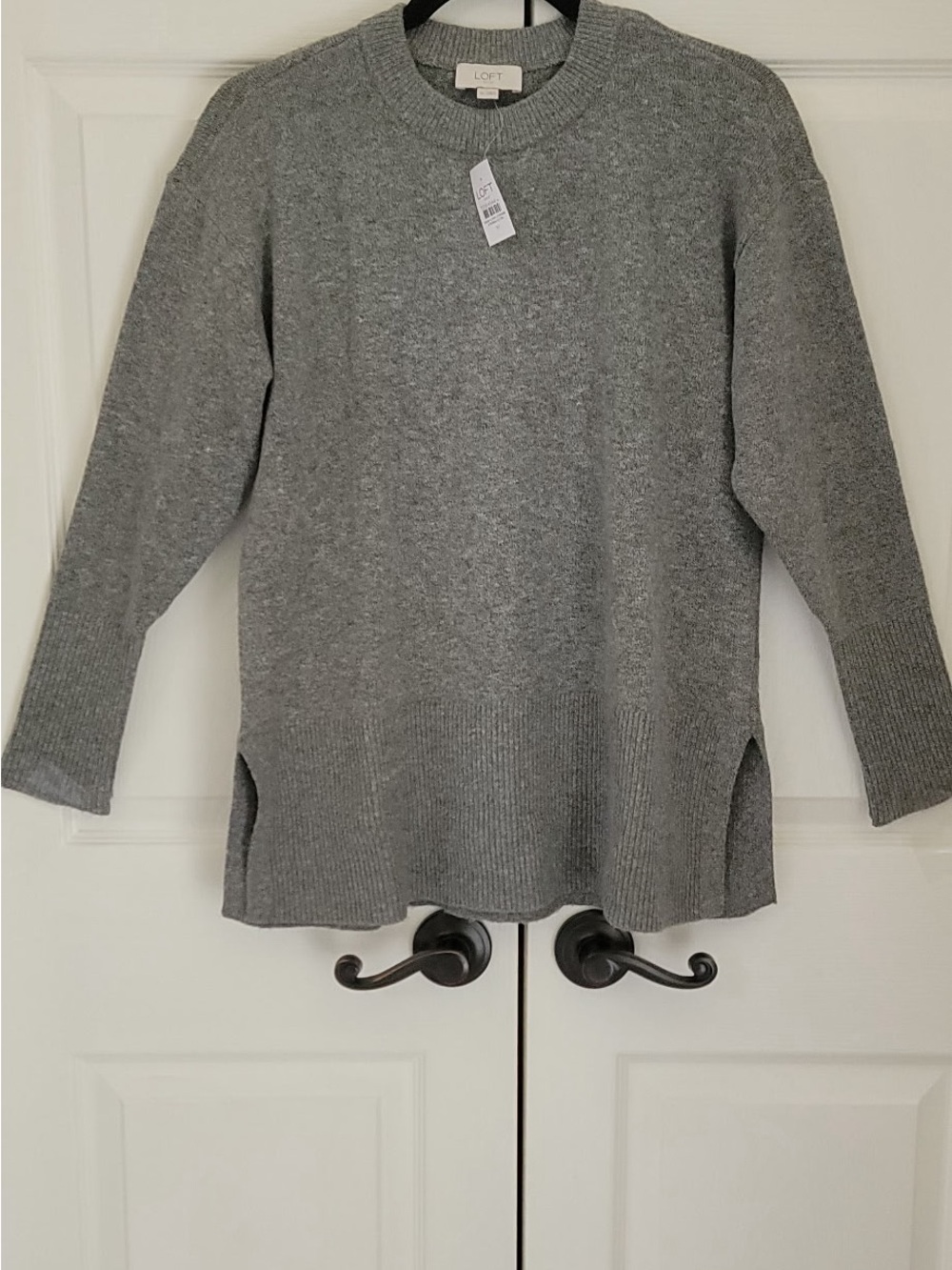 NWT - Loft Outlet Women's Gray Crewneck Side-Slit Sweater. Size: Medium